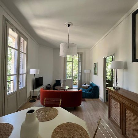 Nimes , appartement rénové dans immeuble classé. Exterior foto