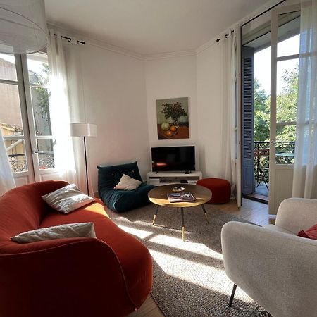 Nimes , appartement rénové dans immeuble classé. Exterior foto