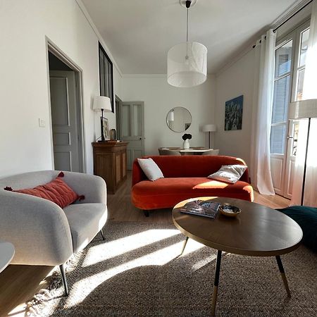 Nimes , appartement rénové dans immeuble classé. Exterior foto