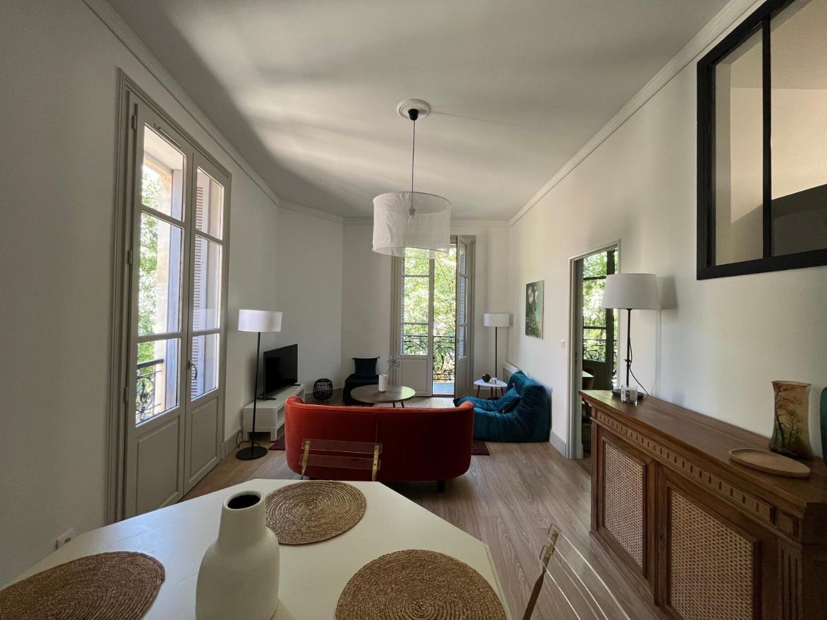 Nimes , appartement rénové dans immeuble classé. Exterior foto
