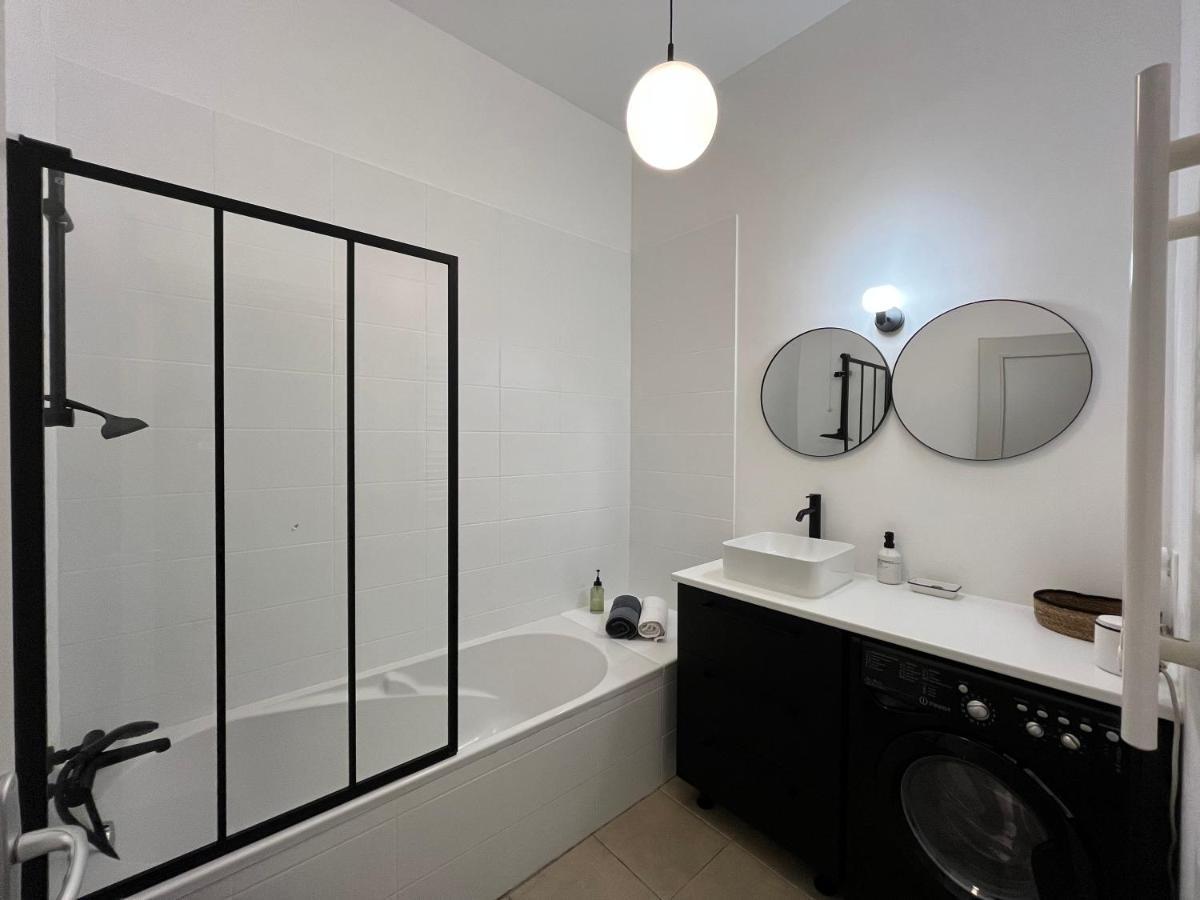 Nimes , appartement rénové dans immeuble classé. Exterior foto